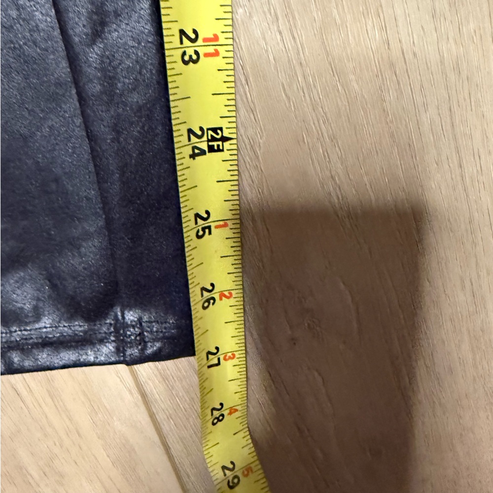 Spanx Faux Leather Shape Wear High Rise Leggings Size Large - Picture 8 of 10